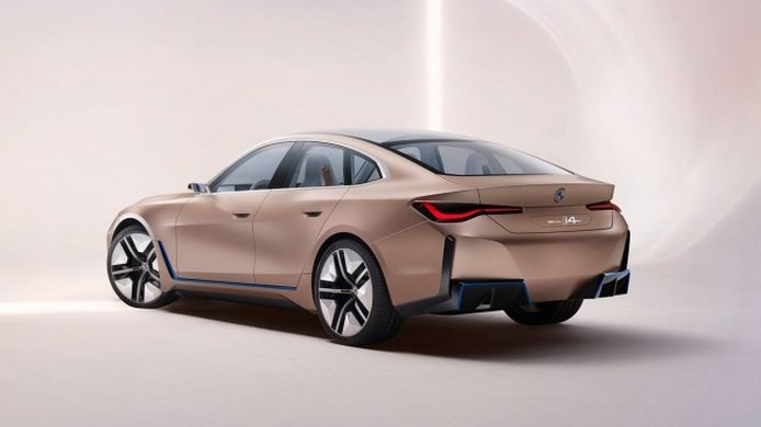 BMW Concept i4 - posterior