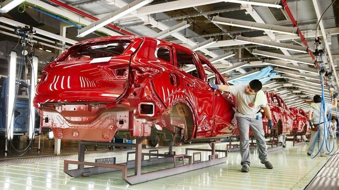 Los fabricantes de automóviles retoman la actividad en España