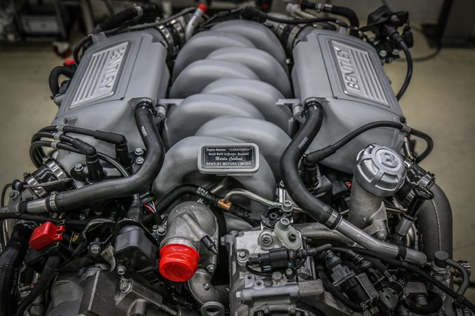 Bentley fabrica el último V8 de 6.75 litros tras 61 años en producción