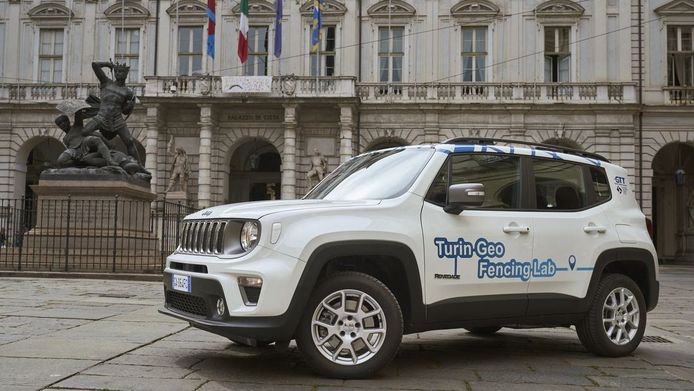 El Jeep Renegade 4XE prueba en Italia el modo de conducción eléctrico forzado