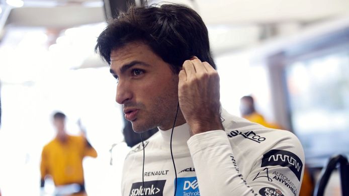 A Sainz le llueven consejos sobre Ferrari: «Debe controlar la ansiedad»