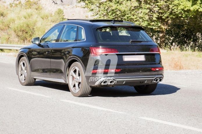 Audi SQ5 2021 - foto espía posterior