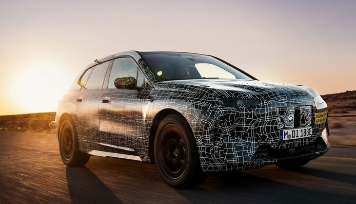 El nuevo BMW iX debutará en la segunda mitad de 2021 con cuatro versiones