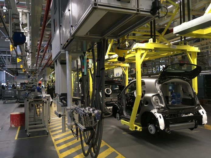 INEOS y Daimler acercan posturas para la venta de la factoría de Hambach