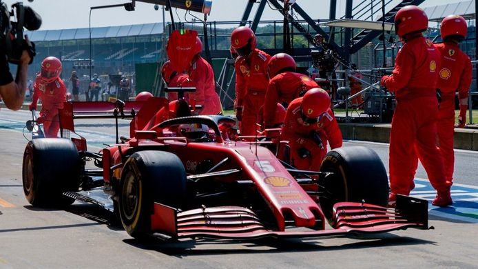 Marejada en Ferrari: Vettel apunta a la estrategia, Binotto al trompo de la vuelta 1