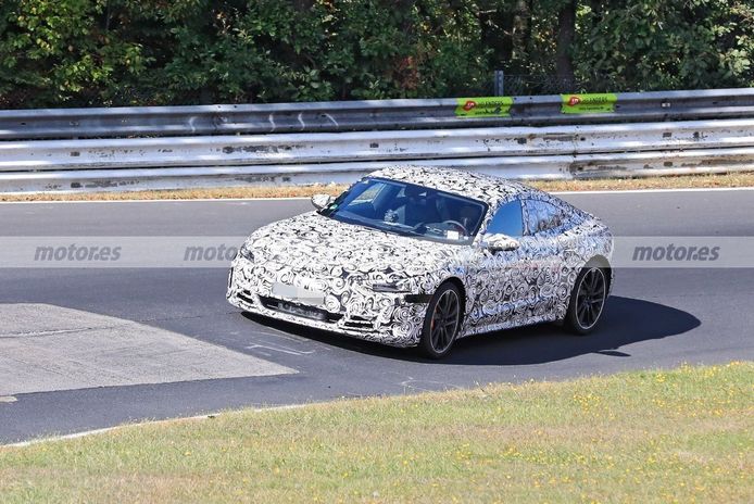 Nuevas fotos espía muestran al futuro Audi e-tron GT enfrentándose a Nürburgring