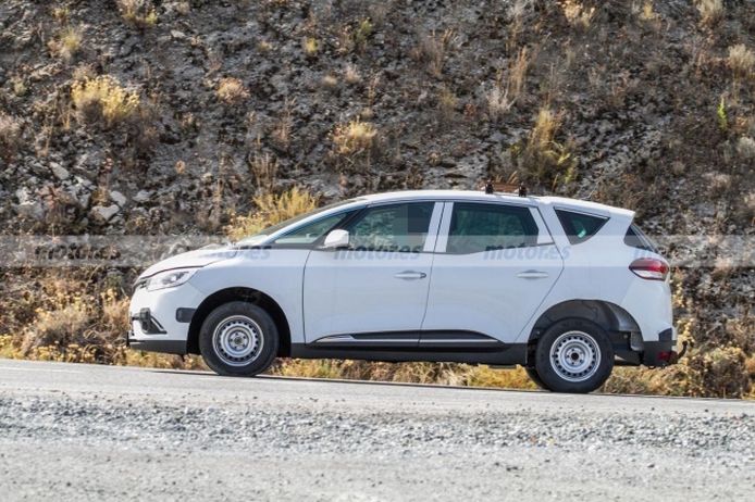 Dacia SUV 7 plazas - foto espía lateral