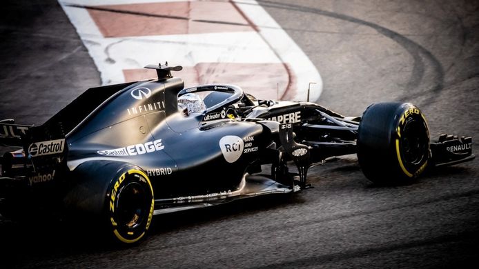Fernando Alonso completa 190 vueltas con el Renault R.S.18 en Abu Dhabi