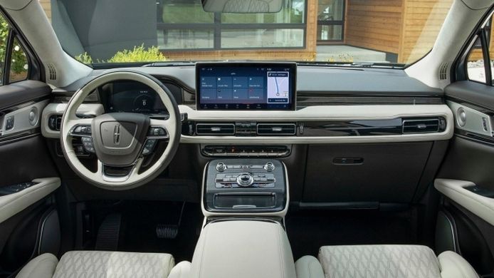 Lincoln Nautilus 2021 - interior