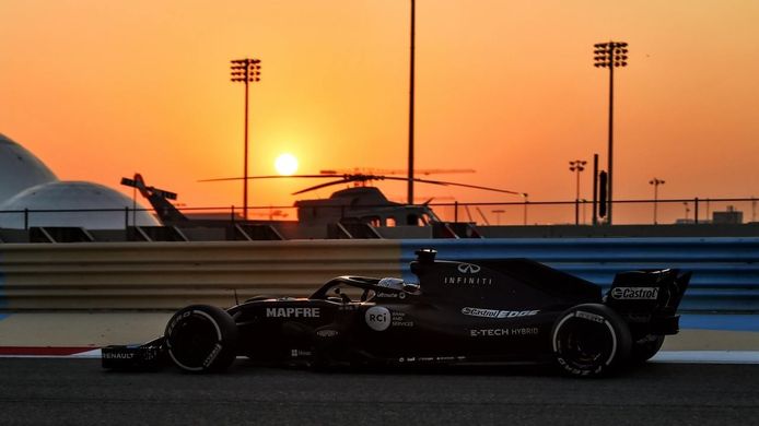 Los test de Fernando Alonso con Renault en Bahréin y Abu Dhabi, en vídeo