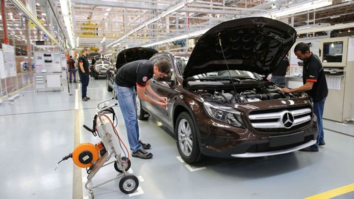 Mercedes finaliza la producción de coches en Brasil
