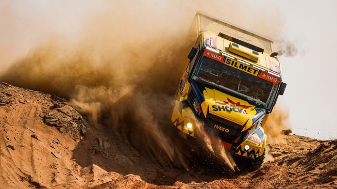 El Dakar entra en su fase decisiva con una etapa en bucle en Neom