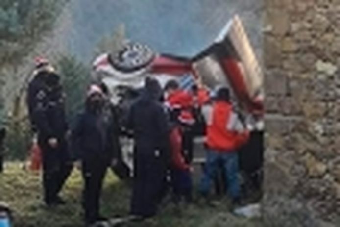 Fuerte accidente de Sébastien Ogier en los test del Rally de Montecarlo