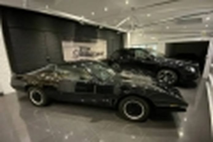 David Hasselhoff vende su Pontiac Firebird «KITT» y te lo entrega él mismo