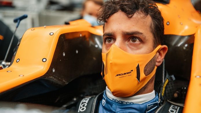 El primer día de Daniel Ricciardo en McLaren, en vídeo