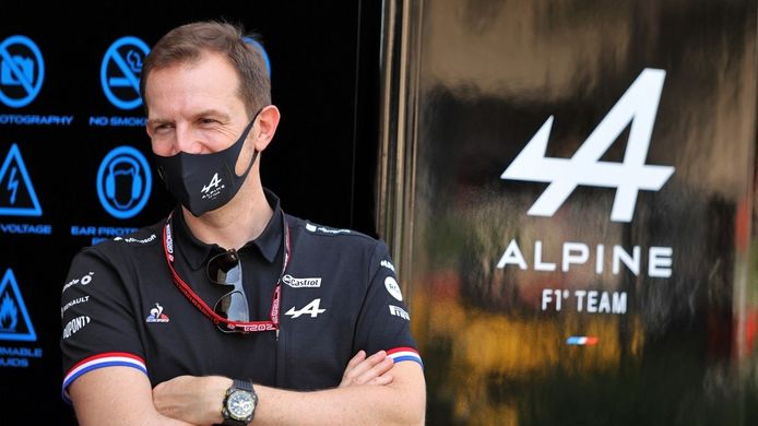 El jefazo de Alpine alucina con Alonso: «Está tan en forma... como si nunca se hubiera ido de la Fórmula 1»