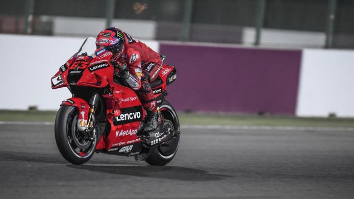 Bagnaia logra su primera pole en MotoGP en su debut con Ducati 