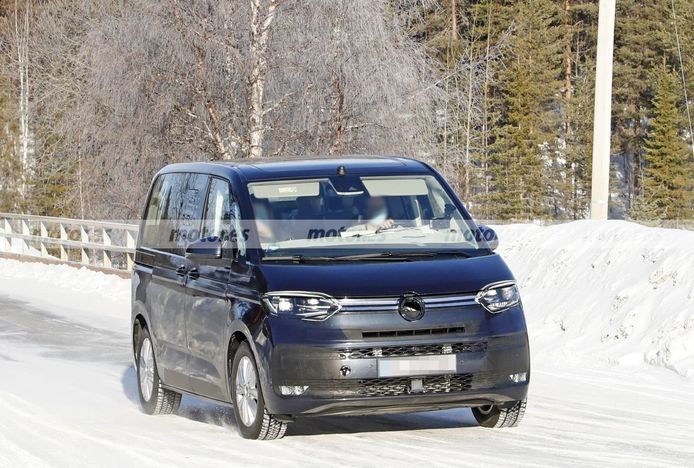 Nuevas fotos espía muestran al Volkswagen Multivan eHybrid en las pruebas de invierno