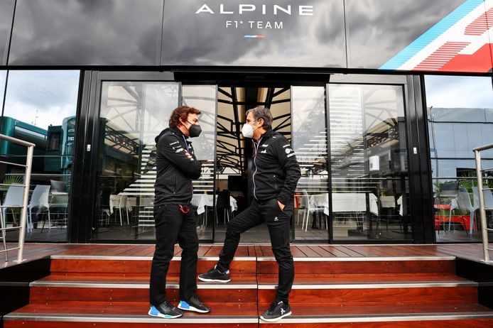 Alonso sigue confiando en Alpine: «Tiene potencial para ser campeón»
