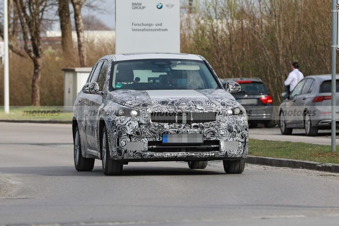 El futuro BMW iX1 2023 se deja ver de nuevo durante sus tests