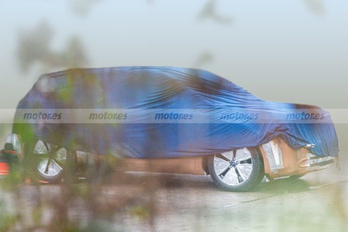 Foto espía maqueta del futuro SUV eléctrico de Ford