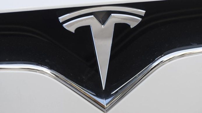Un Tesla Model S se ha estrellado ¡sin nadie al volante!, dos hombres han fallecido
