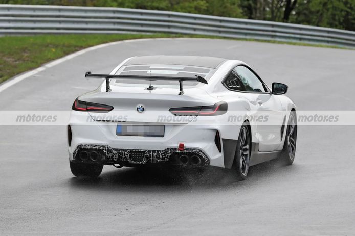 Foto espía BMW M8 CSL 2022 en Nürburgring - exterior