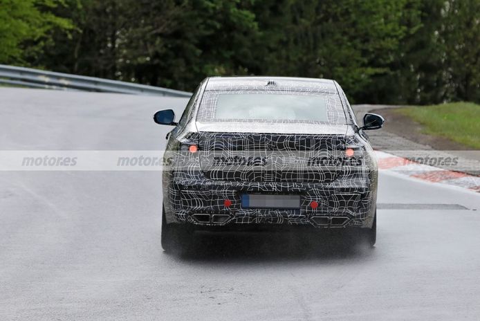 Foto espía BMW Serie 7 2023 en Nürburgring