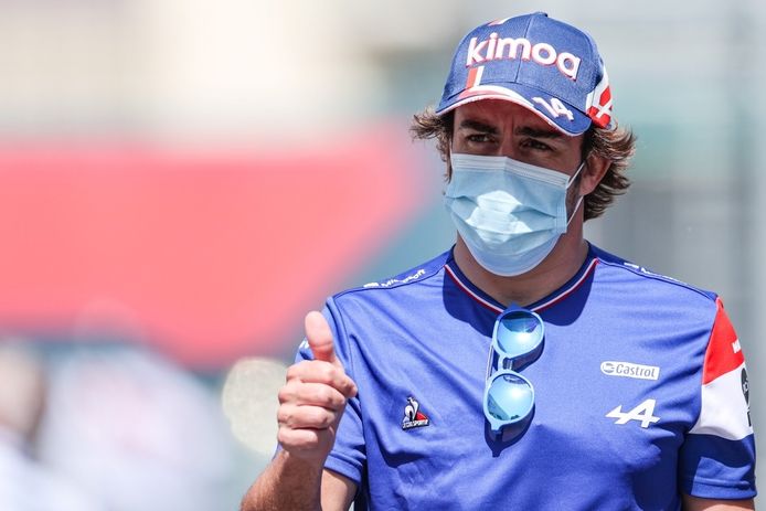 Alonso defiende su inicio de temporada y considera «injustas» las críticas