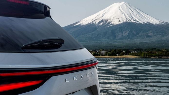 Primer teaser del nuevo Lexus NX 2022, el SUV japonés tiene fecha de presentación