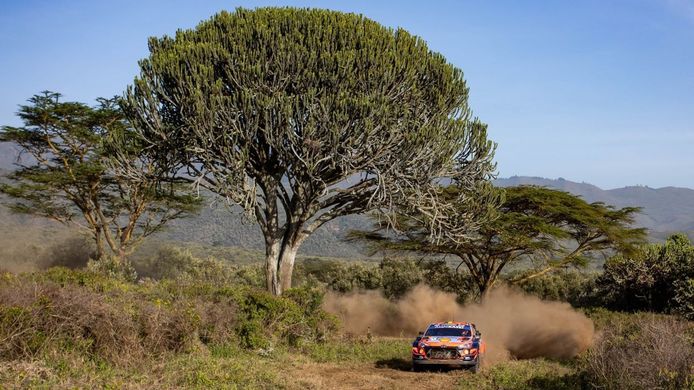Thierry Neuville 'estira' su liderato del Safari Rally ante Takamoto Katsuta