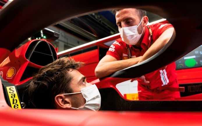 Leclerc y Sainz ya prueban el Ferrari de 2022 en el simulador: «Es muy distinto»