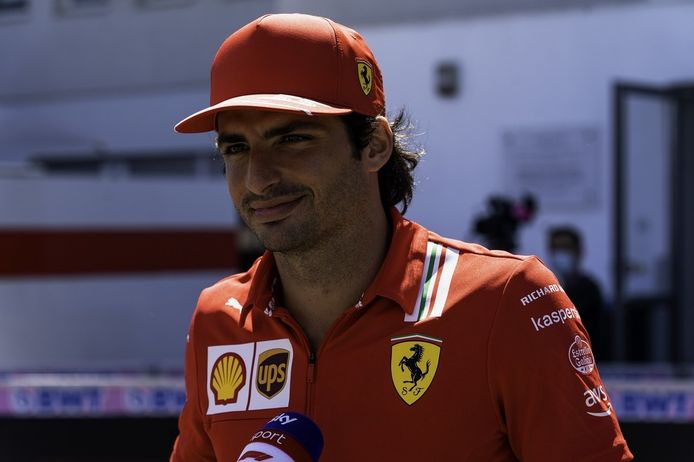 Sainz aplaude la resiliencia de Ferrari: «Su capacidad de reacción es impresionante»