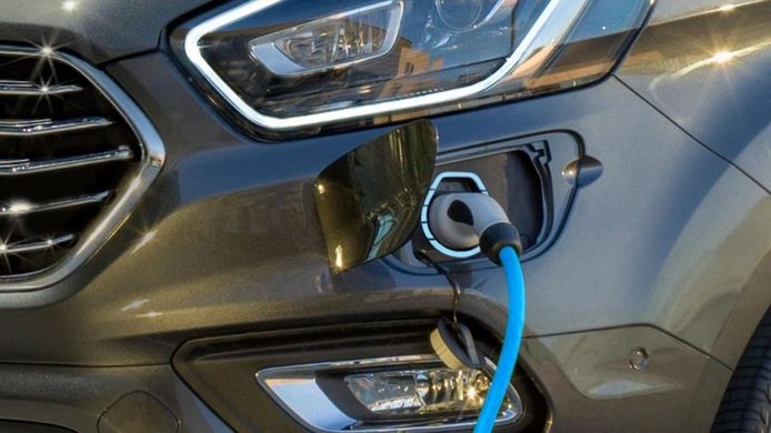 Italia fulmina las ayudas para comprar coches eléctricos e híbridos enchufables 