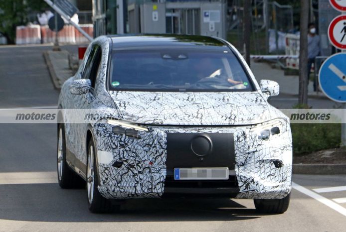 Nuevas fotos espía del Mercedes EQS SUV 2022, el SUV eléctrico rival del BMW iX