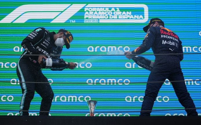 A Verstappen no le impresiona la experiencia de Hamilton: «La única ventaja es un coche más rápido»