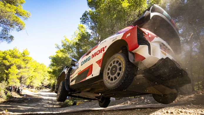 Toyota Gazoo Racing compite con viento a favor en el Rally de Finlandia