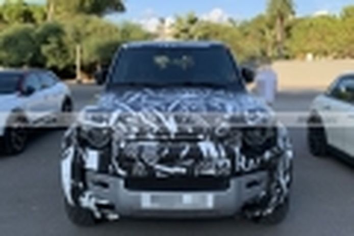 The interior of the 2022 Land Rover Defender 130 is exposed in these spy photos