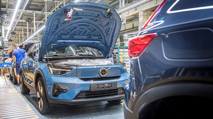 El nuevo SUV eléctrico de Volvo, el C40 Recharge, ya está siendo producido en Europa
