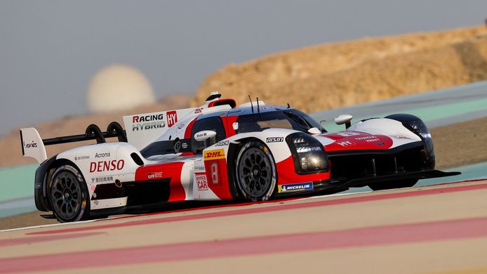 El Toyota #8 le gana la partida al #7 en los primeros libres de Bahrein