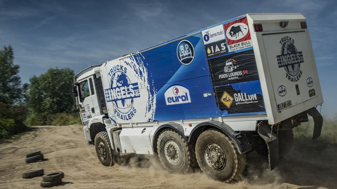 ASO adelanta el embarque de la caravana del Dakar 2022 dos semanas