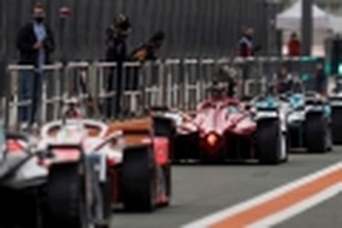 La Fórmula E arranca su 'Season Eight' con el test oficial de Valencia