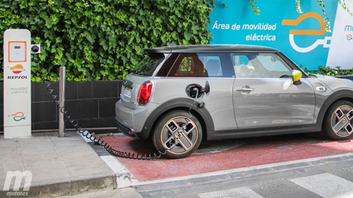 Repsol creará una gran red de puntos de carga para coches eléctricos en España y Portugal