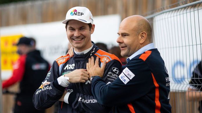 Teemu Suninen prueba el Hyundai i20 WRC Coupé por primera vez