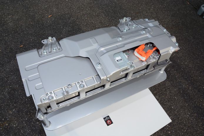 Toyota mejorará sus híbridos con las baterías bipolares de Níquel-metal hidruro (NiMh)