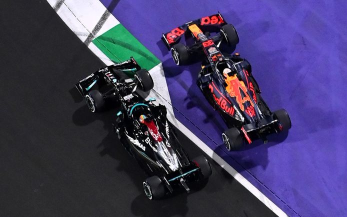 Así fue el dramático duelo Hamilton-Verstappen, acción por acción