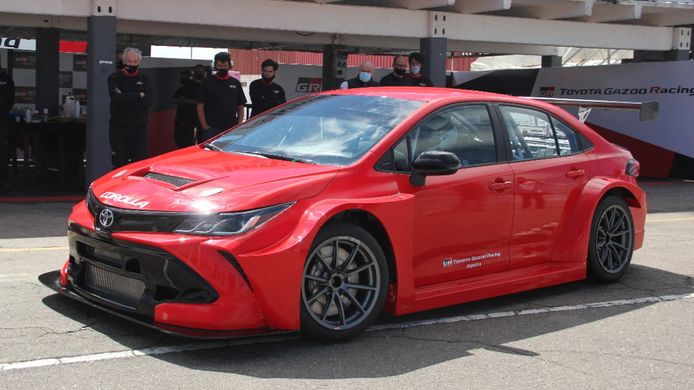 'Pechito' López participa en el primer test del Toyota Corolla TCR