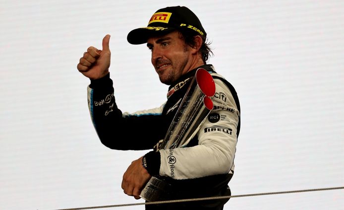 Alonso, motivación para Vettel en su ocaso: «Me hizo muy feliz verlo en el podio»