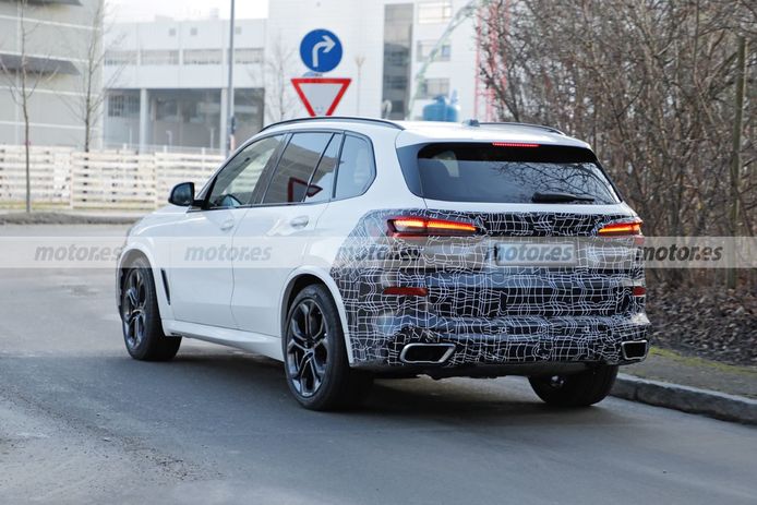 Foto espía BMW X5 Facelift 2023 - exterior