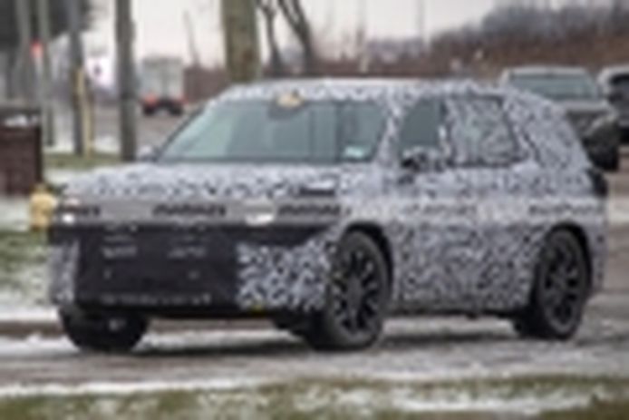 The new Ford Fusion Active 2023, an SUV for the United States, hunted in spy photos